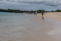 20140510132726-Galapagos_beach_walk